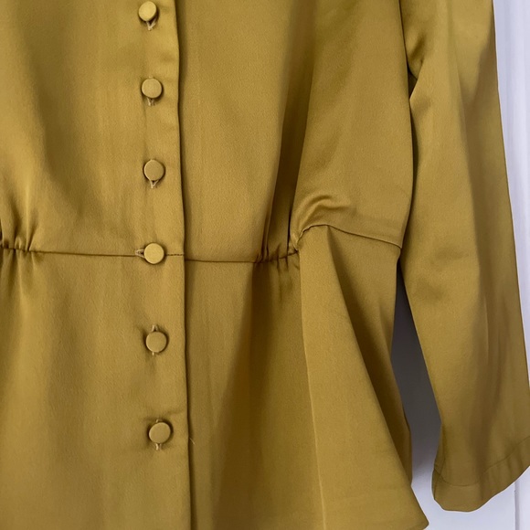 Stunning NWT JCREW Petite Satin Blouse, Gold - Picture 3 of 4